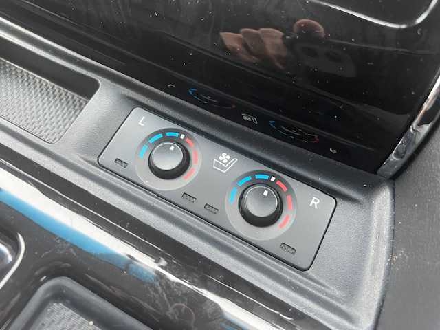 トヨタ アルファード S Cパッケージ 静岡県 2021(令3)年 0.5万km ブラック ●純正ナビ/(フルセグ/Bluetooth)/●TRDフルエアロ/●12.1インチフリップダウンモニター/●バックカメラ/●レーダークルーズコントロール/●プリクラッシュセーフティー/●レーントレーシングアシスト/●後方クリアランスソナー/●パーキングサポートブレーキ/●オートブレーキホールド/●LEDヘッドライト/●オートライト/●オートマチックハイビーム/●ウッドコンビステアリング/●ステアリングスイッチ/●ステアリングヒーター/●ETC2.0/●運転席シートメモリー/●運転席＆助手席パワーシート/●運転席＆助手席エアシート/●T’Zレーダー探知機/●前方ドライブレコーダー/●純正フロアマット/●ドアバイザー/●電動格納ウインカーミラー/●プッシュスタート/●スマートキー/●社外20インチアルミホイール/●W+サイド+カーテンSRS+ABS