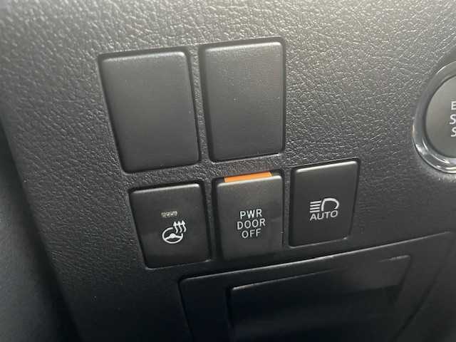 トヨタ アルファード S Cパッケージ 静岡県 2021(令3)年 0.5万km ブラック ●純正ナビ/(フルセグ/Bluetooth)/●TRDフルエアロ/●12.1インチフリップダウンモニター/●バックカメラ/●レーダークルーズコントロール/●プリクラッシュセーフティー/●レーントレーシングアシスト/●後方クリアランスソナー/●パーキングサポートブレーキ/●オートブレーキホールド/●LEDヘッドライト/●オートライト/●オートマチックハイビーム/●ウッドコンビステアリング/●ステアリングスイッチ/●ステアリングヒーター/●ETC2.0/●運転席シートメモリー/●運転席＆助手席パワーシート/●運転席＆助手席エアシート/●T’Zレーダー探知機/●前方ドライブレコーダー/●純正フロアマット/●ドアバイザー/●電動格納ウインカーミラー/●プッシュスタート/●スマートキー/●社外20インチアルミホイール/●W+サイド+カーテンSRS+ABS
