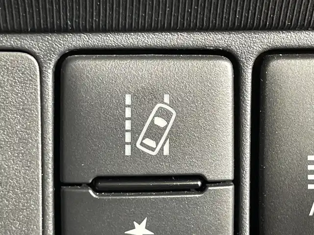 トヨタ アクア クロスオーバー 神奈川県 2017(平29)年 7.4万km ブラッキッシュアゲハガラスフレーク トヨタセーフティセンス/純正9型SDナビゲーション【NSZT-Y66T】/・BT/フルセグTV/CD/DVD/SD/バックカメラ/ハーフレザーシート/ビルトインETC/ECO/EVモード/スマートキー/プッシュスタートボタン/革巻きステアリング/ステアリングスイッチ/Autoライト/LEDヘッドライト/フォグランプ/ルーフレール/電動格納ミラー/ウィンカーミラー/シートリフター/純正フロアマット/純正ドアバイザー/純正16インチアルミホイール