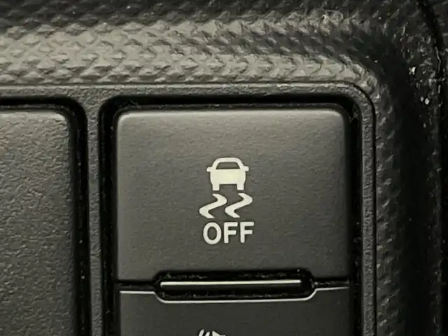 トヨタ アクア クロスオーバー 神奈川県 2017(平29)年 7.4万km ブラッキッシュアゲハガラスフレーク トヨタセーフティセンス/純正9型SDナビゲーション【NSZT-Y66T】/・BT/フルセグTV/CD/DVD/SD/バックカメラ/ハーフレザーシート/ビルトインETC/ECO/EVモード/スマートキー/プッシュスタートボタン/革巻きステアリング/ステアリングスイッチ/Autoライト/LEDヘッドライト/フォグランプ/ルーフレール/電動格納ミラー/ウィンカーミラー/シートリフター/純正フロアマット/純正ドアバイザー/純正16インチアルミホイール