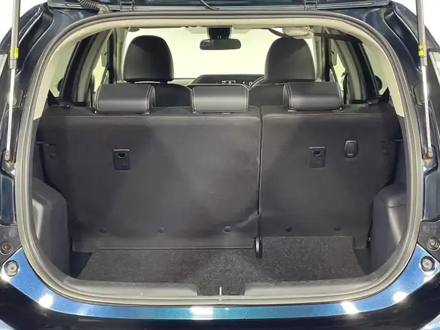 トヨタ アクア クロスオーバー 神奈川県 2017(平29)年 7.4万km ブラッキッシュアゲハガラスフレーク トヨタセーフティセンス/純正9型SDナビゲーション【NSZT-Y66T】/・BT/フルセグTV/CD/DVD/SD/バックカメラ/ハーフレザーシート/ビルトインETC/ECO/EVモード/スマートキー/プッシュスタートボタン/革巻きステアリング/ステアリングスイッチ/Autoライト/LEDヘッドライト/フォグランプ/ルーフレール/電動格納ミラー/ウィンカーミラー/シートリフター/純正フロアマット/純正ドアバイザー/純正16インチアルミホイール