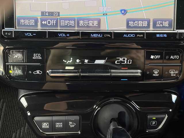 トヨタ プリウス A プレミアム　ツーリングセレ 青森県 2016(平28)年 4.7万km ホワイトパールクリスタルシャイン 4WD/寒冷地仕様/純正9インチナビ・フルセグTV/CD・DVD・Bluetooth・SD/バックカメラ/黒レザーシート/前席シートヒーター/運転席パワーシート/ヘッドアップディスプレイ/プリクラッシュセーフティ/レーダークルーズコントロール/レーンディパーチャーアラート/オートマチックハイビーム/ブラインドスポットモニター/クリアランスソナー/シンプルパーキングアシスト/AC100V1500W/ミラー型ドライブレコーダー/ビルトインETC/LEDヘッドライト/LEDフォグランプ/LEDリアフォグランプ/社外車高調/モデリスタエアロ