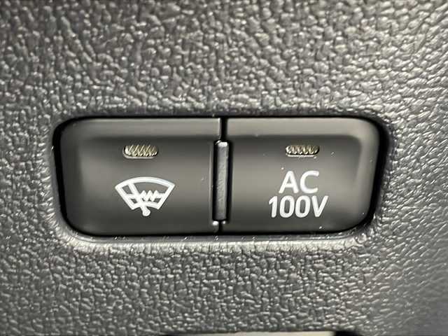 トヨタ プリウス A プレミアム　ツーリングセレ 青森県 2016(平28)年 4.7万km ホワイトパールクリスタルシャイン 4WD/寒冷地仕様/純正9インチナビ・フルセグTV/CD・DVD・Bluetooth・SD/バックカメラ/黒レザーシート/前席シートヒーター/運転席パワーシート/ヘッドアップディスプレイ/プリクラッシュセーフティ/レーダークルーズコントロール/レーンディパーチャーアラート/オートマチックハイビーム/ブラインドスポットモニター/クリアランスソナー/シンプルパーキングアシスト/AC100V1500W/ミラー型ドライブレコーダー/ビルトインETC/LEDヘッドライト/LEDフォグランプ/LEDリアフォグランプ/社外車高調/モデリスタエアロ