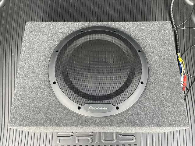 トヨタ プリウス A プレミアム　ツーリングセレ 青森県 2016(平28)年 4.7万km ホワイトパールクリスタルシャイン 4WD/寒冷地仕様/純正9インチナビ・フルセグTV/CD・DVD・Bluetooth・SD/バックカメラ/黒レザーシート/前席シートヒーター/運転席パワーシート/ヘッドアップディスプレイ/プリクラッシュセーフティ/レーダークルーズコントロール/レーンディパーチャーアラート/オートマチックハイビーム/ブラインドスポットモニター/クリアランスソナー/シンプルパーキングアシスト/AC100V1500W/ミラー型ドライブレコーダー/ビルトインETC/LEDヘッドライト/LEDフォグランプ/LEDリアフォグランプ/社外車高調/モデリスタエアロ