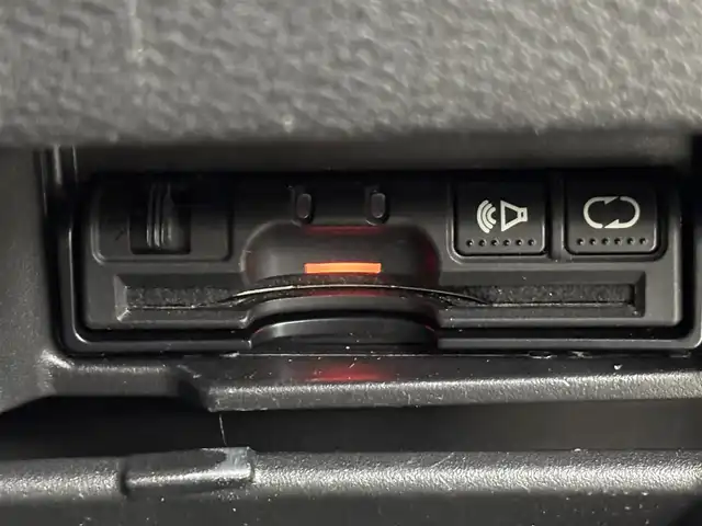 日産 セレナ e－パワー ハイウェイスター V 福岡県 2019(平31)年 6.6万km ブリリアントホワイトパール フリップダウンモニター　/純正７インチナビ/デジタルルームミラー　/両側パワースライドドア　/ＥＴＣ　/アラウンドビューモニター　/プロパイロット　/エマージェンシーブレーキ　/パーキングアシスト　/レーンキープ/コーナーセンサー/シートヒーター