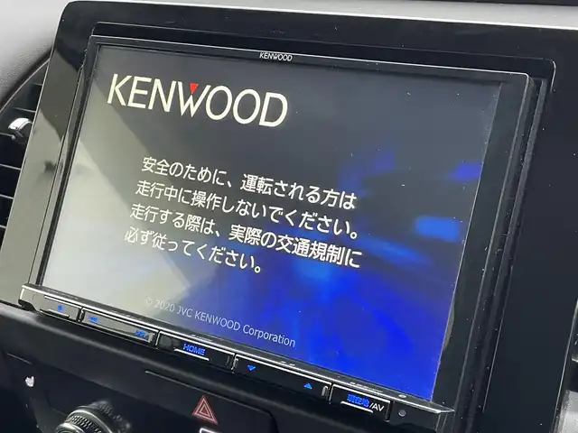 ホンダ フィット e:HEVリュクス 福岡県 2021(令3)年 1.5万km プラチナホワイトパール ホンダセンシング　/社外ナビ　/フルセグＴＶ　/Ｂｌｕｅｔｏｏｔｈ　/オートライト　/ＬＥＤライト／フォグランプ　/前席シートヒーター　/パーキングセンサー　/レザーシート　/革巻きステアリング　/ＡＣＣ　/車線逸脱防止/電動パーキング/ブレーキホールド/ビルドインETC/スマートキー/プッシュスタート/純正アルミホイール/ドアバイザー/ドライブレコーダー