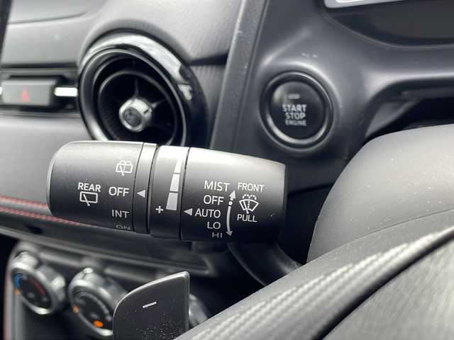 マツダ デミオ XD ツーリング 青森県 2015(平27)年 9.2万km メテオグレーマイカ 4WD/純正SDナビ・フルセグTV/CD・DVD・Bluetooth・USB/バックカメラ/ヘッドアップディスプレイ/スマートシティブレーキサポート/クルーズコントロール/パドルシフト/ETC/LEDヘッドライト/フォグランプ/純正16インチアルミ/スマートキー/プッシュスタート