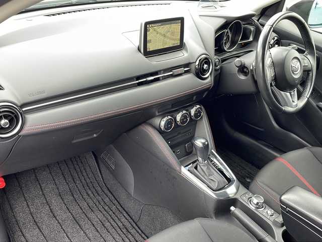 マツダ デミオ XD ツーリング 青森県 2015(平27)年 9.2万km メテオグレーマイカ 4WD/純正SDナビ・フルセグTV/CD・DVD・Bluetooth・USB/バックカメラ/ヘッドアップディスプレイ/スマートシティブレーキサポート/クルーズコントロール/パドルシフト/ETC/LEDヘッドライト/フォグランプ/純正16インチアルミ/スマートキー/プッシュスタート