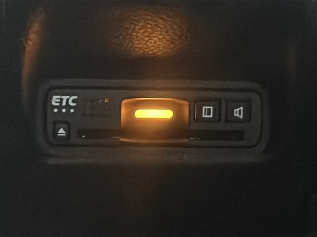 ホンダ シビック ハッチバック 広島県 2018(平30)年 5.7万km クリスタルブラックパール 禁煙/Honda SENSING/・衝突軽減ブレーキ〈CMBS〉/・渋滞追従機能付アダプティブ・クルーズ・コントロール/・LKAS〈車線維持支援システム〉/・路外逸脱抑制機能/・オートハイビーム/・標識認識機能/アジャイルハンドリングアシスト/純正ナビ（VXM-185VFi）/・フルセグ/CD/DVD/Bluetooth/SD/バックカメラ/革巻きステアリング/ステアリングスイッチ/パドルシフト/オートライト/シートヒーター/電動パーキングブレーキ/ブレーキホールド/スマートキー/プッシュスタート/スペアキー/純正前後ドライブレコーダー/ETC/トノカバー/カロッツェリアサブウーファー（TB-WX130DA）/ピアノブラック・フロントグリル/フロントスポイラー/純正１８インチアルミホイール/W+サイド+カーテンエアバック