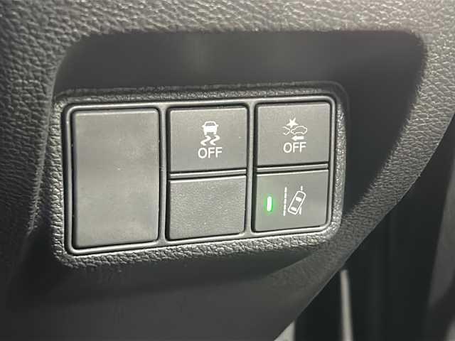 ホンダ シビック ハッチバック 広島県 2018(平30)年 5.7万km クリスタルブラックパール 禁煙/Honda SENSING/・衝突軽減ブレーキ〈CMBS〉/・渋滞追従機能付アダプティブ・クルーズ・コントロール/・LKAS〈車線維持支援システム〉/・路外逸脱抑制機能/・オートハイビーム/・標識認識機能/アジャイルハンドリングアシスト/純正ナビ（VXM-185VFi）/・フルセグ/CD/DVD/Bluetooth/SD/バックカメラ/革巻きステアリング/ステアリングスイッチ/パドルシフト/オートライト/シートヒーター/電動パーキングブレーキ/ブレーキホールド/スマートキー/プッシュスタート/スペアキー/純正前後ドライブレコーダー/ETC/トノカバー/カロッツェリアサブウーファー（TB-WX130DA）/ピアノブラック・フロントグリル/フロントスポイラー/純正１８インチアルミホイール/W+サイド+カーテンエアバック