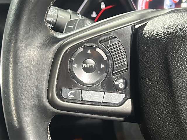 ホンダ シビック ハッチバック 広島県 2018(平30)年 5.7万km クリスタルブラックパール 禁煙/Honda SENSING/・衝突軽減ブレーキ〈CMBS〉/・渋滞追従機能付アダプティブ・クルーズ・コントロール/・LKAS〈車線維持支援システム〉/・路外逸脱抑制機能/・オートハイビーム/・標識認識機能/アジャイルハンドリングアシスト/純正ナビ（VXM-185VFi）/・フルセグ/CD/DVD/Bluetooth/SD/バックカメラ/革巻きステアリング/ステアリングスイッチ/パドルシフト/オートライト/シートヒーター/電動パーキングブレーキ/ブレーキホールド/スマートキー/プッシュスタート/スペアキー/純正前後ドライブレコーダー/ETC/トノカバー/カロッツェリアサブウーファー（TB-WX130DA）/ピアノブラック・フロントグリル/フロントスポイラー/純正１８インチアルミホイール/W+サイド+カーテンエアバック