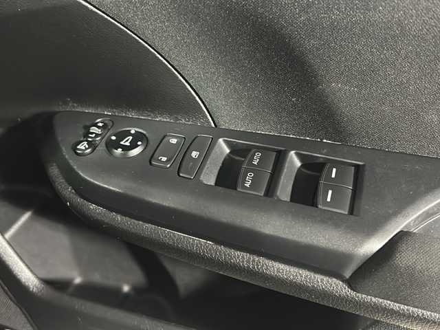 ホンダ シビック ハッチバック 広島県 2018(平30)年 5.7万km クリスタルブラックパール 禁煙/Honda SENSING/・衝突軽減ブレーキ〈CMBS〉/・渋滞追従機能付アダプティブ・クルーズ・コントロール/・LKAS〈車線維持支援システム〉/・路外逸脱抑制機能/・オートハイビーム/・標識認識機能/アジャイルハンドリングアシスト/純正ナビ（VXM-185VFi）/・フルセグ/CD/DVD/Bluetooth/SD/バックカメラ/革巻きステアリング/ステアリングスイッチ/パドルシフト/オートライト/シートヒーター/電動パーキングブレーキ/ブレーキホールド/スマートキー/プッシュスタート/スペアキー/純正前後ドライブレコーダー/ETC/トノカバー/カロッツェリアサブウーファー（TB-WX130DA）/ピアノブラック・フロントグリル/フロントスポイラー/純正１８インチアルミホイール/W+サイド+カーテンエアバック