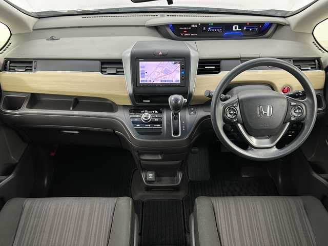 ホンダ フリード G ホンダセンシング 宮城県 2016(平28)年 6.8万km ブルーホライゾンM 禁煙車/ホンダセンシング/・衝突軽減ブレーキ/・車線維持支援システム/・アダプティブクルーズコントロール/両側パワースライドドア/バックカメラ/純正7インチナビ/・BT/CD/DVD/USB/SD/iPod/ビルトインETC/革巻きステアリング/ステアリングスイッチ/プッシュスタート/スマートキー×2/LEDヘッドライト/純正15インチホイールキャップ/純正フロアマット/横滑り防止装置/アイドリングストップ