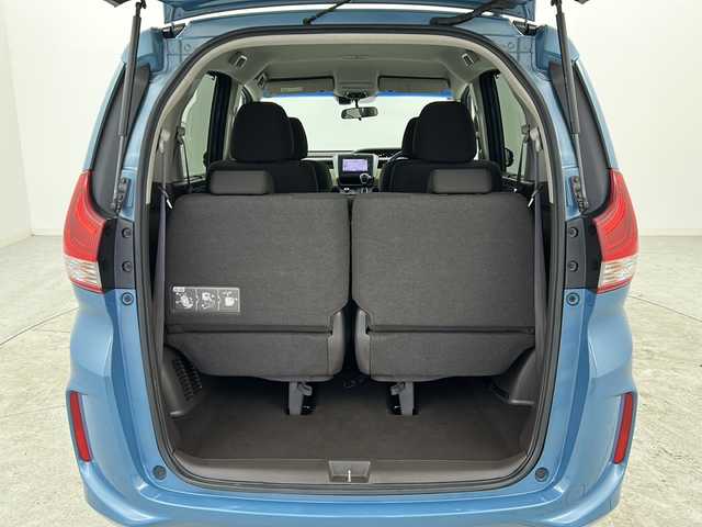 ホンダ フリード G ホンダセンシング 宮城県 2016(平28)年 6.8万km ブルーホライゾンM 禁煙車/ホンダセンシング/・衝突軽減ブレーキ/・車線維持支援システム/・アダプティブクルーズコントロール/両側パワースライドドア/バックカメラ/純正7インチナビ/・BT/CD/DVD/USB/SD/iPod/ビルトインETC/革巻きステアリング/ステアリングスイッチ/プッシュスタート/スマートキー×2/LEDヘッドライト/純正15インチホイールキャップ/純正フロアマット/横滑り防止装置/アイドリングストップ