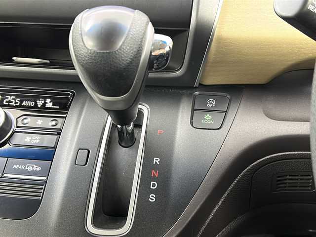 ホンダ フリード G ホンダセンシング 宮城県 2016(平28)年 6.8万km ブルーホライゾンM 禁煙車/ホンダセンシング/・衝突軽減ブレーキ/・車線維持支援システム/・アダプティブクルーズコントロール/両側パワースライドドア/バックカメラ/純正7インチナビ/・BT/CD/DVD/USB/SD/iPod/ビルトインETC/革巻きステアリング/ステアリングスイッチ/プッシュスタート/スマートキー×2/LEDヘッドライト/純正15インチホイールキャップ/純正フロアマット/横滑り防止装置/アイドリングストップ