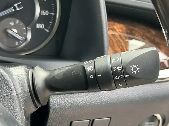 トヨタ アルファード G 福岡県 2019(令1)年 7.8万km 白 ・PUSHスタート/・パワーステアリング/・パワーウィンドウ/・100V充電/・スマートキー/・WAC/・クルーズコントロール/・オートライト/・BT/・純正後席モニター/・CDチェンジャー/・純正ビルトインETC/・バックカメラ/・フルセグ/・オートマチックハイビーム/・純正カーナビ/・3列シート/・オットマン/・前後ドラレコ/・ウォークスルー/・純正フロアマット/・D+N席パワーシート/・レザーシート/・エアロパーツ(モデリスタ)/・純正アルミホイール/・ABS/・横滑り防止装置/・Wエアバッグ＋サイドエアバッグ/・衝突被害軽減システム/・レーンキープアシスト/・盗難防止装置