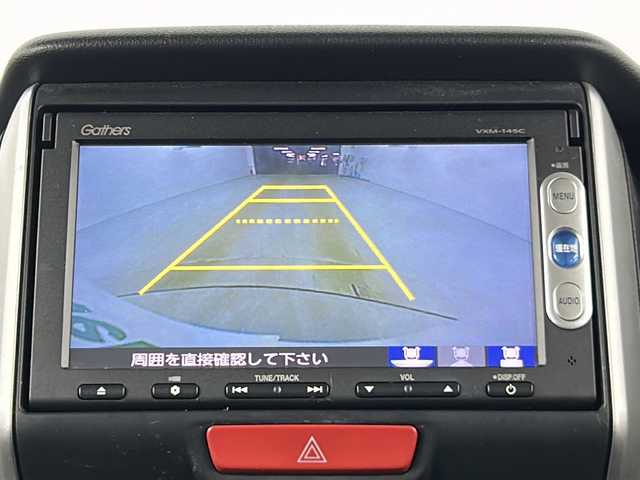 ホンダ Ｎ ＢＯＸ G Lパッケージ 愛知県 2014(平26)年 6.7万km プレミアムホワイトパール 禁煙車/純正7インチナビ/（CD/DVD/Bluetooth/SD/AM/FM)/バックカメラ/あんしんパッケージ/・低速域衝突軽減ブレーキ/・誤発進抑制機/ETC/ベンチシート/純正14インチアルミホイール/純正フロアマット/アイドリングストップ/スマートキー/プッシュスタート/片側パワースライドドア
