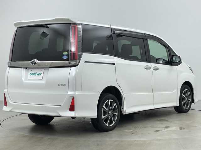 トヨタ ノア Si ダブルバイビー 道央・札幌 2018(平30)年 2.2万km ホワイトパールクリスタルシャイン ・4WD/・寒冷地仕様/・純正ナビ&TV&CD&DVD&BT&SD/・バックカメラ/・純正フリップダウンモニター/・両側パワースライドドア/・トヨタセーフティセンス/・ハーフレザーシート/・ビルトインETC/・純正ドライブレコーダー/・純正エンジンスターター/・LEDヘッドライト/・オートライト/・スマートキー/・スペアキー/・社外AW付スタッドレス積載