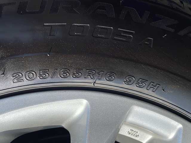 トヨタ ヤリスクロス ハイブリッド G 青森県 2021(令3)年 7万km ホワイトパールクリスタルシャイン 4WD/純正8インチディスプレイオーディオ/フルセグTV・Bluetooth・USB/OPパノラミックビューモニター/OPパワーバックドア/セーフティセンス/プリクラッシュセーフティ/レーダークルーズコントロール/レーントレーシングアシスト/オートマチックハイビーム/クリアランスソナー/OPブラインドスポットモニター/ビルトインETC/LEDヘッドライト/純正16インチアルミ/スマートキー/プッシュスタート
