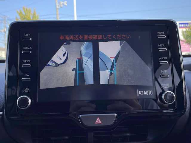 トヨタ ヤリスクロス ハイブリッド G 青森県 2021(令3)年 7万km ホワイトパールクリスタルシャイン 4WD/純正8インチディスプレイオーディオ/フルセグTV・Bluetooth・USB/OPパノラミックビューモニター/OPパワーバックドア/セーフティセンス/プリクラッシュセーフティ/レーダークルーズコントロール/レーントレーシングアシスト/オートマチックハイビーム/クリアランスソナー/OPブラインドスポットモニター/ビルトインETC/LEDヘッドライト/純正16インチアルミ/スマートキー/プッシュスタート