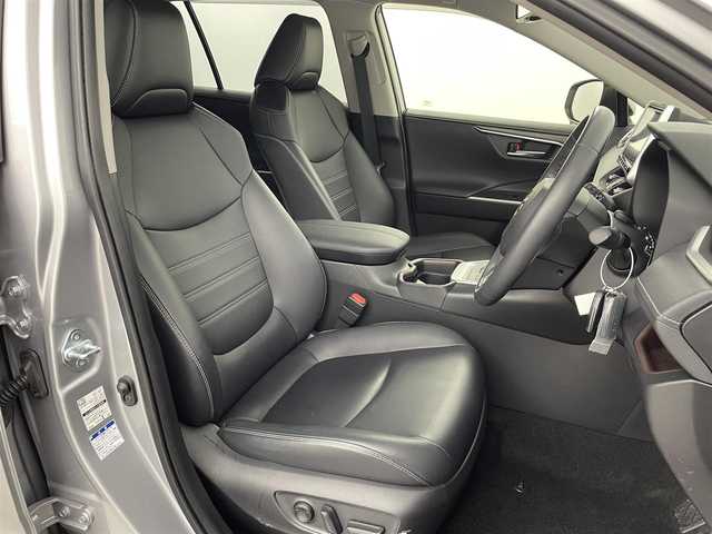 トヨタ ＲＡＶ４ ハイブリットG 福島県 2020(令2)年 2.9万km シルバーメタリック トヨタセーフティーセンス　/・PCS/・車線逸脱警報/・レーダークルーズコントロール/・オートマッチクハイビーム/・ロードサインアシスト/・BSM/純正大画面ナビ/【AM/FM/DVD/CD/Bluetooth/フルセグ】/型番:NSZT-Y68T/バックカメラ　/ＥＴＣ　/ステアリングヒーター　/シートヒーター　/パワーシート/電動リアゲート/電子パーキング　/・ブレーキホールド　/プッシュスタート　/・スマートキー　/・スペアキー　/ＬＥＤライト/・オートライト/・フォグライト/ステアリングスイッチ/・革巻きステアリング/・チルトステアリング/ウィンカーミラー/取扱説明書/・ナビ取扱説明書