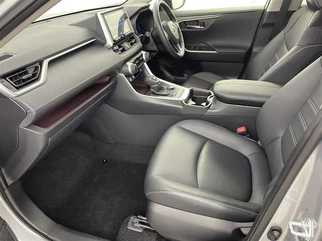 トヨタ ＲＡＶ４ ハイブリットG 福島県 2020(令2)年 2.9万km シルバーメタリック トヨタセーフティーセンス　/・PCS/・車線逸脱警報/・レーダークルーズコントロール/・オートマッチクハイビーム/・ロードサインアシスト/・BSM/純正大画面ナビ/【AM/FM/DVD/CD/Bluetooth/フルセグ】/型番:NSZT-Y68T/バックカメラ　/ＥＴＣ　/ステアリングヒーター　/シートヒーター　/パワーシート/電動リアゲート/電子パーキング　/・ブレーキホールド　/プッシュスタート　/・スマートキー　/・スペアキー　/ＬＥＤライト/・オートライト/・フォグライト/ステアリングスイッチ/・革巻きステアリング/・チルトステアリング/ウィンカーミラー/取扱説明書/・ナビ取扱説明書