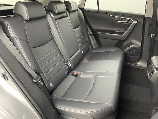トヨタ ＲＡＶ４ ハイブリットG 福島県 2020(令2)年 2.9万km シルバーメタリック トヨタセーフティーセンス　/・PCS/・車線逸脱警報/・レーダークルーズコントロール/・オートマッチクハイビーム/・ロードサインアシスト/・BSM/純正大画面ナビ/【AM/FM/DVD/CD/Bluetooth/フルセグ】/型番:NSZT-Y68T/バックカメラ　/ＥＴＣ　/ステアリングヒーター　/シートヒーター　/パワーシート/電動リアゲート/電子パーキング　/・ブレーキホールド　/プッシュスタート　/・スマートキー　/・スペアキー　/ＬＥＤライト/・オートライト/・フォグライト/ステアリングスイッチ/・革巻きステアリング/・チルトステアリング/ウィンカーミラー/取扱説明書/・ナビ取扱説明書