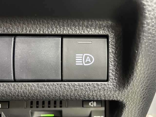トヨタ ＲＡＶ４ ハイブリットG 福島県 2020(令2)年 2.9万km シルバーメタリック トヨタセーフティーセンス　/・PCS/・車線逸脱警報/・レーダークルーズコントロール/・オートマッチクハイビーム/・ロードサインアシスト/・BSM/純正大画面ナビ/【AM/FM/DVD/CD/Bluetooth/フルセグ】/型番:NSZT-Y68T/バックカメラ　/ＥＴＣ　/ステアリングヒーター　/シートヒーター　/パワーシート/電動リアゲート/電子パーキング　/・ブレーキホールド　/プッシュスタート　/・スマートキー　/・スペアキー　/ＬＥＤライト/・オートライト/・フォグライト/ステアリングスイッチ/・革巻きステアリング/・チルトステアリング/ウィンカーミラー/取扱説明書/・ナビ取扱説明書
