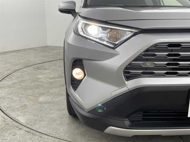 トヨタ ＲＡＶ４ ハイブリットG 福島県 2020(令2)年 2.9万km シルバーメタリック トヨタセーフティーセンス　/・PCS/・車線逸脱警報/・レーダークルーズコントロール/・オートマッチクハイビーム/・ロードサインアシスト/・BSM/純正大画面ナビ/【AM/FM/DVD/CD/Bluetooth/フルセグ】/型番:NSZT-Y68T/バックカメラ　/ＥＴＣ　/ステアリングヒーター　/シートヒーター　/パワーシート/電動リアゲート/電子パーキング　/・ブレーキホールド　/プッシュスタート　/・スマートキー　/・スペアキー　/ＬＥＤライト/・オートライト/・フォグライト/ステアリングスイッチ/・革巻きステアリング/・チルトステアリング/ウィンカーミラー/取扱説明書/・ナビ取扱説明書