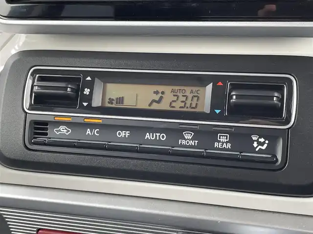 スズキ スペーシア HYBRID X 佐賀県 2018(平30)年 6.6万km オフブルーM 純正8インチSDナビゲーション/・フルセグTV/CD/DVD/USB/Bluetooth/全方位モニター/前方ドライブレコーダー/ビルトインETC/ヘッドアップディスプレイ/両側パワースライドドア/天井サーキュレーター/D席シートヒーター/後席サンシェード/ISOFIX対応/ステアリングリモコン/純正14インチアルミホイール/純正LEDヘッドライト/・オートマチックハイビーム/純正フロアマット/純正ドアバイザ―/車線逸脱警報機能/デュアルカメラブレーキサポート/パーキングセンサー
