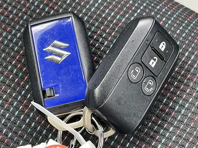 スズキ スペーシア HYBRID X 佐賀県 2018(平30)年 6.6万km オフブルーM 純正8インチSDナビゲーション/・フルセグTV/CD/DVD/USB/Bluetooth/全方位モニター/前方ドライブレコーダー/ビルトインETC/ヘッドアップディスプレイ/両側パワースライドドア/天井サーキュレーター/D席シートヒーター/後席サンシェード/ISOFIX対応/ステアリングリモコン/純正14インチアルミホイール/純正LEDヘッドライト/・オートマチックハイビーム/純正フロアマット/純正ドアバイザ―/車線逸脱警報機能/デュアルカメラブレーキサポート/パーキングセンサー
