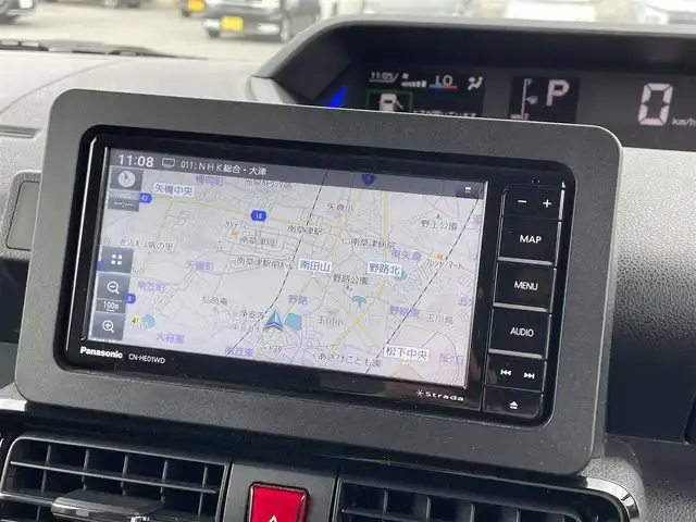 ダイハツ タント カスタム RS 滋賀県 2023(令5)年 1.7万km ブラックマイカメタリック 社外ナビ/CD/DVD/Bluetooth/フルセグテレビ/バックカメラ/両側パワースライドドア/ハーフレザーシート/D/N席シートヒーター /スマートアシスト/・衝突回避支援ブレーキ/・衝突警報機能/・ブレーキ抑制付誤発進抑制機能/・車線逸脱警報機能/・車線逸脱抑制制御機能/・路側逸脱警報機能/・先行車発進お知らせ機能/・標識認識機能/・コーナーセンサー/LEDヘッドライト/オートライト/ステアリングスイッチ/プッシュスタート /スマートキー/純正フロアマット
