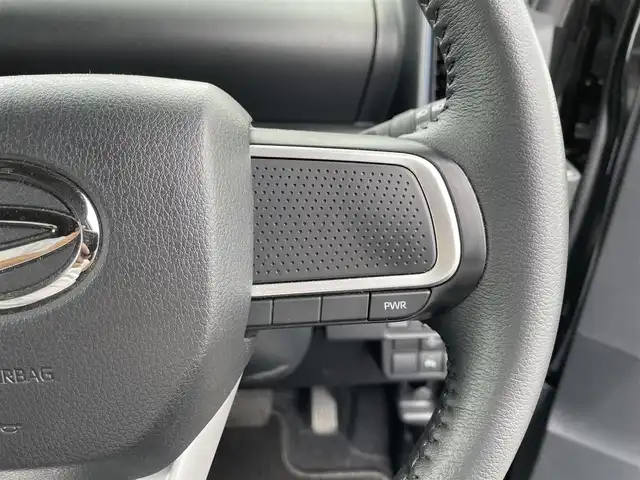 ダイハツ タント カスタム RS 滋賀県 2023(令5)年 1.7万km ブラックマイカメタリック 社外ナビ/CD/DVD/Bluetooth/フルセグテレビ/バックカメラ/両側パワースライドドア/ハーフレザーシート/D/N席シートヒーター /スマートアシスト/・衝突回避支援ブレーキ/・衝突警報機能/・ブレーキ抑制付誤発進抑制機能/・車線逸脱警報機能/・車線逸脱抑制制御機能/・路側逸脱警報機能/・先行車発進お知らせ機能/・標識認識機能/・コーナーセンサー/LEDヘッドライト/オートライト/ステアリングスイッチ/プッシュスタート /スマートキー/純正フロアマット