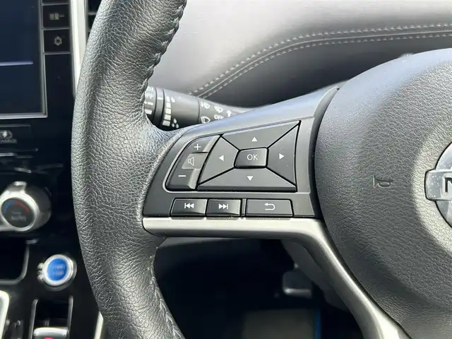 日産 セレナ e－パワー ハイウェイスター V 島根県 2020(令2)年 5.2万km ブリリアントホワイトパール 登録時走行距離51630km/純正ナビ/プロパイロット/専用エアロデザイン/両側パワースライドドア/両側ハンズフリーオートスライドドア/ブラインドスポットモニター/ETC/ドライブレコーダー/レーダー探知機/オートホールドブレーキ/全周囲カメラ・サイド・バック・フロント/シートバックテーブル/USBソケット/ウィンカーミラー/１６インチ純正AW/ロールサンシェード/デュアルバックドア