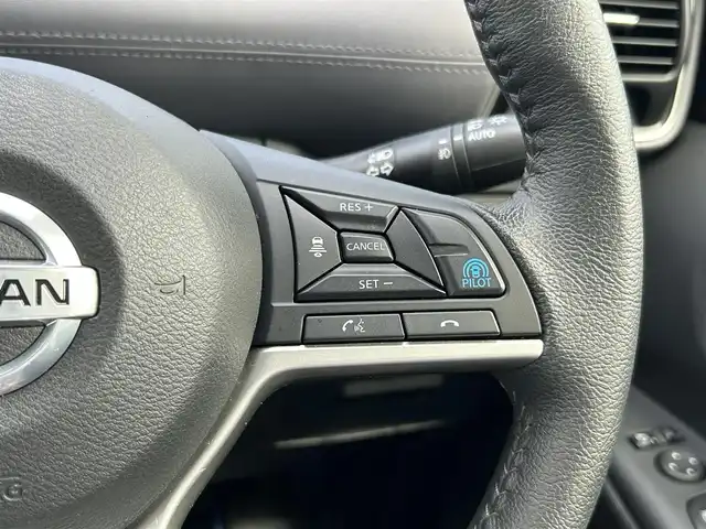 日産 セレナ e－パワー ハイウェイスター V 島根県 2020(令2)年 5.2万km ブリリアントホワイトパール 登録時走行距離51630km/純正ナビ/プロパイロット/専用エアロデザイン/両側パワースライドドア/両側ハンズフリーオートスライドドア/ブラインドスポットモニター/ETC/ドライブレコーダー/レーダー探知機/オートホールドブレーキ/全周囲カメラ・サイド・バック・フロント/シートバックテーブル/USBソケット/ウィンカーミラー/１６インチ純正AW/ロールサンシェード/デュアルバックドア