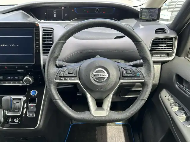 日産 セレナ e－パワー ハイウェイスター V 島根県 2020(令2)年 5.2万km ブリリアントホワイトパール 登録時走行距離51630km/純正ナビ/プロパイロット/専用エアロデザイン/両側パワースライドドア/両側ハンズフリーオートスライドドア/ブラインドスポットモニター/ETC/ドライブレコーダー/レーダー探知機/オートホールドブレーキ/全周囲カメラ・サイド・バック・フロント/シートバックテーブル/USBソケット/ウィンカーミラー/１６インチ純正AW/ロールサンシェード/デュアルバックドア