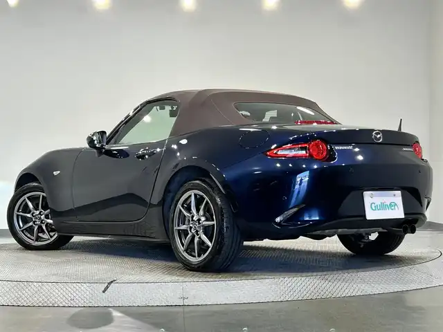 マツダ ロードスター ブラウン トップ 愛知県 2023(令5)年 0.8万km ディープクリスタルブルーマイカ 純正マツダコネクト/ＢＯＳＥサウンドシステム/ナッパレザーシート/衝突軽減ブレーキ/ブラインドスポットモニター/クリアランスソナー/車線逸脱警報/クルーズコントロール/シートヒーター/パドルシフト/ドライブレコーダー/USB＆AUX入力端子/アイドリングストップ/純正フロアマット/純正16インチアルミホイール