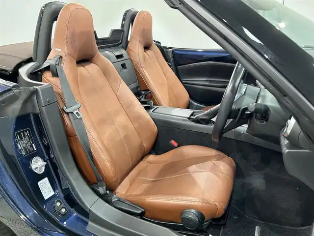 マツダ ロードスター ブラウン トップ 愛知県 2023(令5)年 0.8万km ディープクリスタルブルーマイカ 純正マツダコネクト/ＢＯＳＥサウンドシステム/ナッパレザーシート/衝突軽減ブレーキ/ブラインドスポットモニター/クリアランスソナー/車線逸脱警報/クルーズコントロール/シートヒーター/パドルシフト/ドライブレコーダー/USB＆AUX入力端子/アイドリングストップ/純正フロアマット/純正16インチアルミホイール