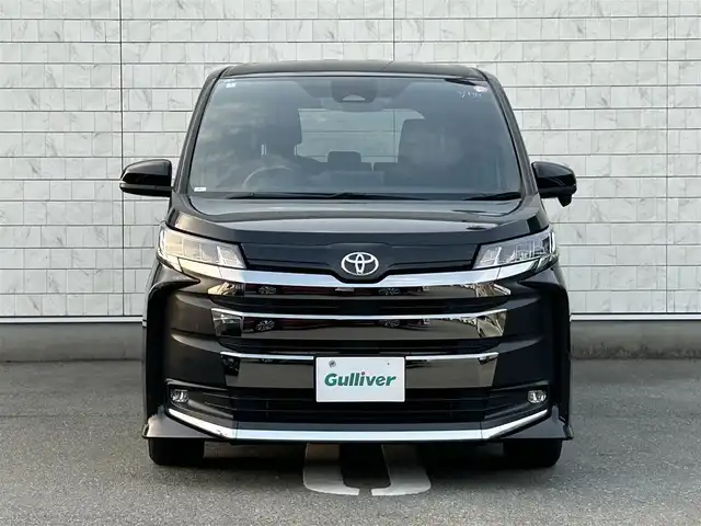 トヨタ ノア S－G 福岡県 2023(令5)年 1.7万km アティチュードブラックマイカ 純正ディスプレイオーディオバックカメラ後席フリップダウンモニタートヨタセーフティーセンスコーナーセンサー両側パワスラレーダークルコンドラレコETC2.0デジタルインナーミラー純正LEDヘッドライト純正フロアマット純正アルミホイール16インチスマートキープッシュスタート