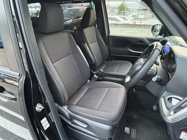 トヨタ ノア S－G 福岡県 2023(令5)年 1.7万km アティチュードブラックマイカ 純正ディスプレイオーディオバックカメラ後席フリップダウンモニタートヨタセーフティーセンスコーナーセンサー両側パワスラレーダークルコンドラレコETC2.0デジタルインナーミラー純正LEDヘッドライト純正フロアマット純正アルミホイール16インチスマートキープッシュスタート