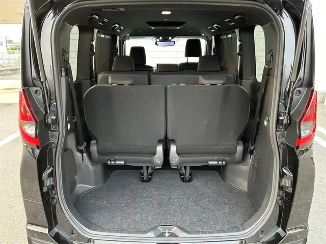 トヨタ ノア S－G 福岡県 2023(令5)年 1.7万km アティチュードブラックマイカ 純正ディスプレイオーディオバックカメラ後席フリップダウンモニタートヨタセーフティーセンスコーナーセンサー両側パワスラレーダークルコンドラレコETC2.0デジタルインナーミラー純正LEDヘッドライト純正フロアマット純正アルミホイール16インチスマートキープッシュスタート