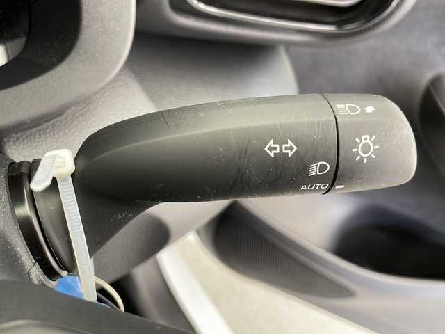 トヨタ ヤリス ハイブリッド Z 長野県 2024(令6)年 0.5万km スーパーホワイトⅡ 純正メモリナビ/Bluetooth／AM／FM/全方位カメラ/ETC/横滑り防止装置/衝突被害軽減システム/レーンキープアシスト/自動駐車システム/社外15インチAW装着/純正フロアマット/ドアバイザー/ヘッドライトレベライザー/クルーズコントロール/ハーフレザー/前席シートヒーター/前後コーナーセンサー/電格ミラー/LEDヘッドライト/スマートキー/スペアキー1本