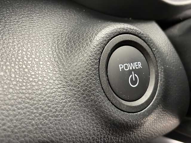 トヨタ ヤリス ハイブリッド Z 長野県 2024(令6)年 0.5万km スーパーホワイトⅡ 純正メモリナビ/Bluetooth／AM／FM/全方位カメラ/ETC/横滑り防止装置/衝突被害軽減システム/レーンキープアシスト/自動駐車システム/社外15インチAW装着/純正フロアマット/ドアバイザー/ヘッドライトレベライザー/クルーズコントロール/ハーフレザー/前席シートヒーター/前後コーナーセンサー/電格ミラー/LEDヘッドライト/スマートキー/スペアキー1本