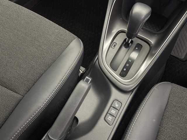 トヨタ ヤリス ハイブリッド Z 長野県 2024(令6)年 0.5万km スーパーホワイトⅡ 純正メモリナビ/Bluetooth／AM／FM/全方位カメラ/ETC/横滑り防止装置/衝突被害軽減システム/レーンキープアシスト/自動駐車システム/社外15インチAW装着/純正フロアマット/ドアバイザー/ヘッドライトレベライザー/クルーズコントロール/ハーフレザー/前席シートヒーター/前後コーナーセンサー/電格ミラー/LEDヘッドライト/スマートキー/スペアキー1本