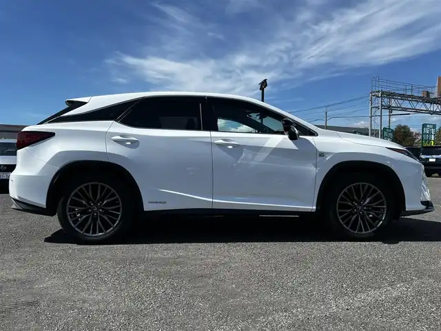レクサス ＲＸ 450h Fスポーツ 道央・札幌 2017(平29)年 8万km ホワイトノーヴァガラスフレーク ４WD/純正メーカーOPナビ/AM/FM/BT/フルセグ/衝突被害軽減ブレーキ/横滑り防止装置/レーダークルーズコントロール/レーンキープアシスト/クリアランスソナー/バックカメラ/アラウンドビューモニター/ブラインドスポットモニター/ビルトインETC/アイドリングストップ/ECOMODE/SPORTMODE/パワーバックドア/メモリーシート/前席シートヒーター/前席エアシート/レザーシート/革巻きステアリング/ステアリングリモコン/パドルシフト/ハンドルヒーター/AC100V/電動パーキング/ブレーキホールド/自動防眩ミラー/MTモード付AT/プッシュスタート/スマートキー/LEDヘッドライト/フォグランプ/電動格納ミラー/ヒーテッドドアミラー/ウィンカーミラー/純正フロアマット/ドアバイザー/純正AW付冬タイヤ積込み/235/55/R20/2024年/山5mm