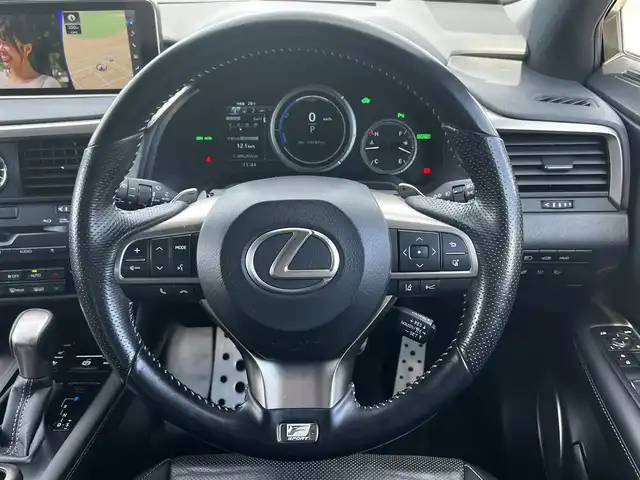 レクサス ＲＸ 450h Fスポーツ 道央・札幌 2017(平29)年 8万km ホワイトノーヴァガラスフレーク ４WD/純正メーカーOPナビ/AM/FM/BT/フルセグ/衝突被害軽減ブレーキ/横滑り防止装置/レーダークルーズコントロール/レーンキープアシスト/クリアランスソナー/バックカメラ/アラウンドビューモニター/ブラインドスポットモニター/ビルトインETC/アイドリングストップ/ECOMODE/SPORTMODE/パワーバックドア/メモリーシート/前席シートヒーター/前席エアシート/レザーシート/革巻きステアリング/ステアリングリモコン/パドルシフト/ハンドルヒーター/AC100V/電動パーキング/ブレーキホールド/自動防眩ミラー/MTモード付AT/プッシュスタート/スマートキー/LEDヘッドライト/フォグランプ/電動格納ミラー/ヒーテッドドアミラー/ウィンカーミラー/純正フロアマット/ドアバイザー/純正AW付冬タイヤ積込み/235/55/R20/2024年/山5mm