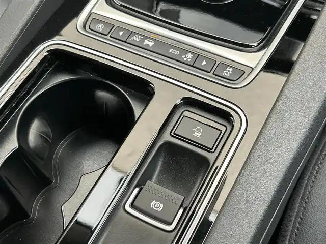 ジャガー Ｆペース ピュア 滋賀県 2019(令1)年 4万km 白 純正10インチメモリーナビ/ＭＥＲＩＤＩＡＮサウンドシステム/全周囲カメラ/バックカメラ/ドライブレコーダー前後/シートヒーターD/N/コーナーセンサー/アイドリングストップ/レーンキープアシスト/横滑り防止/電子パーキング/ステアリングスイッチ/オートライト/電動格納ミラー/電動リアゲート/シートメモリー/USB/ハンズフリーフォン/純正フロアマット/パワーシートD/N/スマートキー