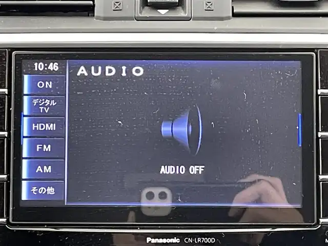 スバル レヴォーグ 1．6GT－S アイサイト 大阪府 2015(平27)年 5.1万km クリスタルホワイトP アイサイトVer3/　・プリクラッシュブレーキ/　・アクティブレーンキープ/　・車線逸脱ふらつき警報/　・誤発進抑制制御機能　/　・全車速追従機能付クルーズコントロール/純正メモリナビ/　　CD/DVD/BT/フルセグTV/バックカメラ/LEDオートライト/フォグランプ/レザーシート/パワーシート/シートヒーター/純正18インチアルミホイール/パドルシフト/コーナーセンサー/スマートキー/ETC