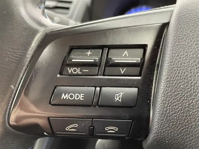 スバル レヴォーグ 1．6GT－S アイサイト 大阪府 2015(平27)年 5.1万km クリスタルホワイトP アイサイトVer3/　・プリクラッシュブレーキ/　・アクティブレーンキープ/　・車線逸脱ふらつき警報/　・誤発進抑制制御機能　/　・全車速追従機能付クルーズコントロール/純正メモリナビ/　　CD/DVD/BT/フルセグTV/バックカメラ/LEDオートライト/フォグランプ/レザーシート/パワーシート/シートヒーター/純正18インチアルミホイール/パドルシフト/コーナーセンサー/スマートキー/ETC