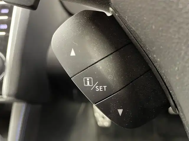 スバル レヴォーグ 1．6GT－S アイサイト 大阪府 2015(平27)年 5.1万km クリスタルホワイトP アイサイトVer3/　・プリクラッシュブレーキ/　・アクティブレーンキープ/　・車線逸脱ふらつき警報/　・誤発進抑制制御機能　/　・全車速追従機能付クルーズコントロール/純正メモリナビ/　　CD/DVD/BT/フルセグTV/バックカメラ/LEDオートライト/フォグランプ/レザーシート/パワーシート/シートヒーター/純正18インチアルミホイール/パドルシフト/コーナーセンサー/スマートキー/ETC